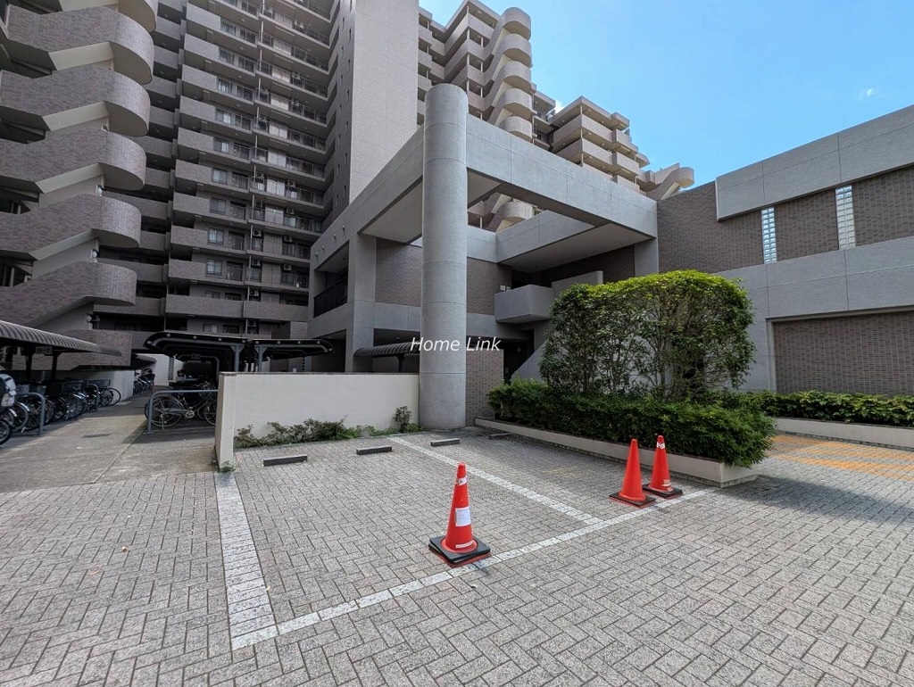 パークハイツ小豆沢　駐車場